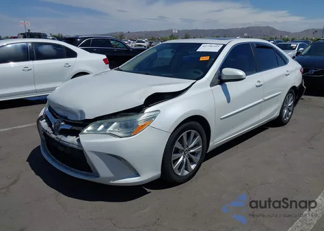 2015 Toyota Camry Xle V6 z USA, uszkodzony, nr VIN 4T1BK1FK8FU553977